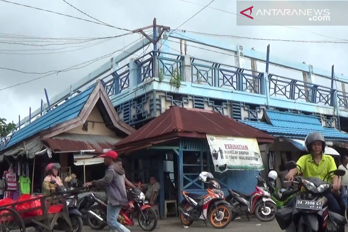 Bangunan dua blok pasar Kemakmuran Kotabaru  segera direhab