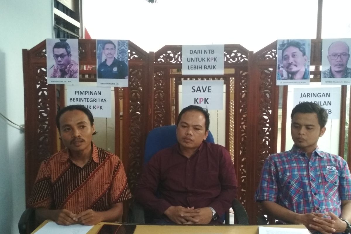 Aktivis hukum NTB tolak penjatahan jaksa-polisi pimpinan KPK