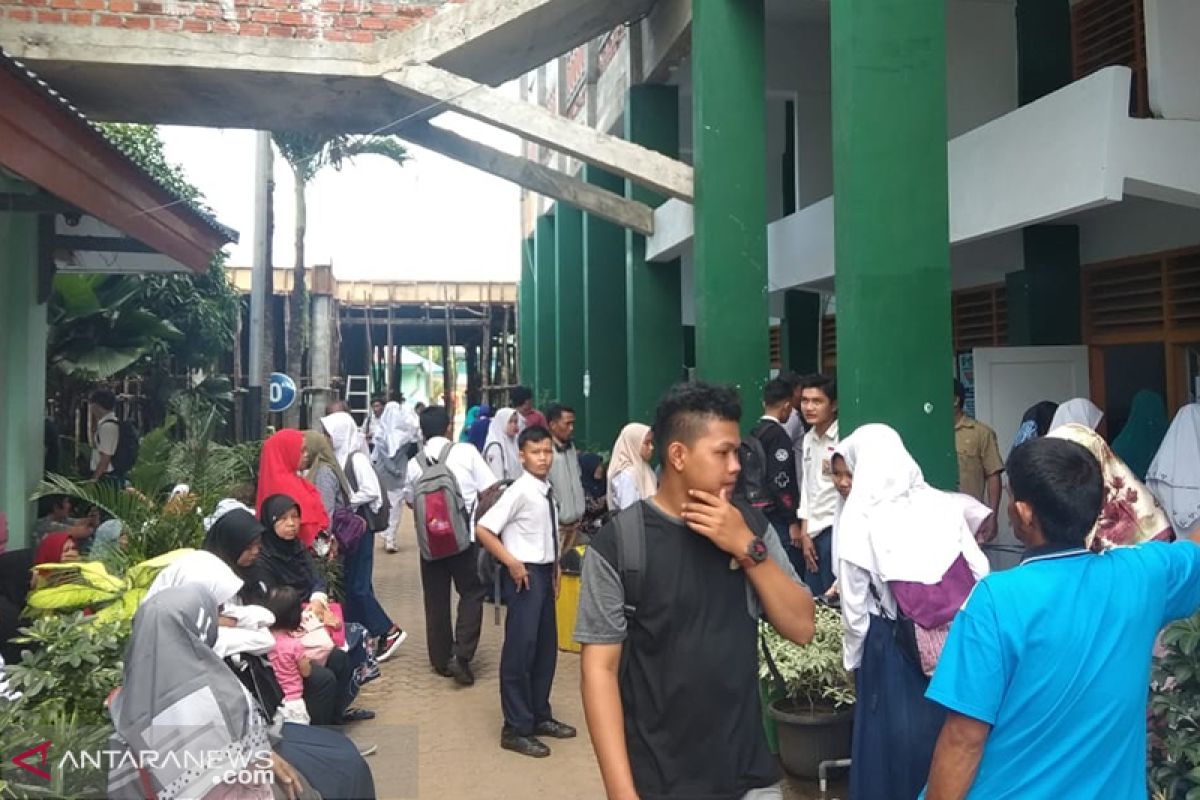 Ratusan siswa baru mendaftar ke SMK 1 Bengkulu