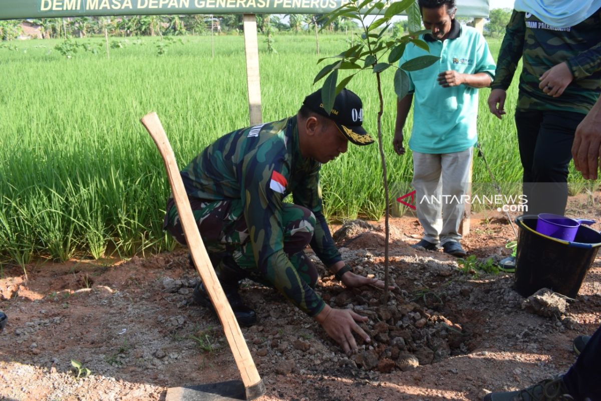 Kodim 0403 OKU tanam pohon penghijauan