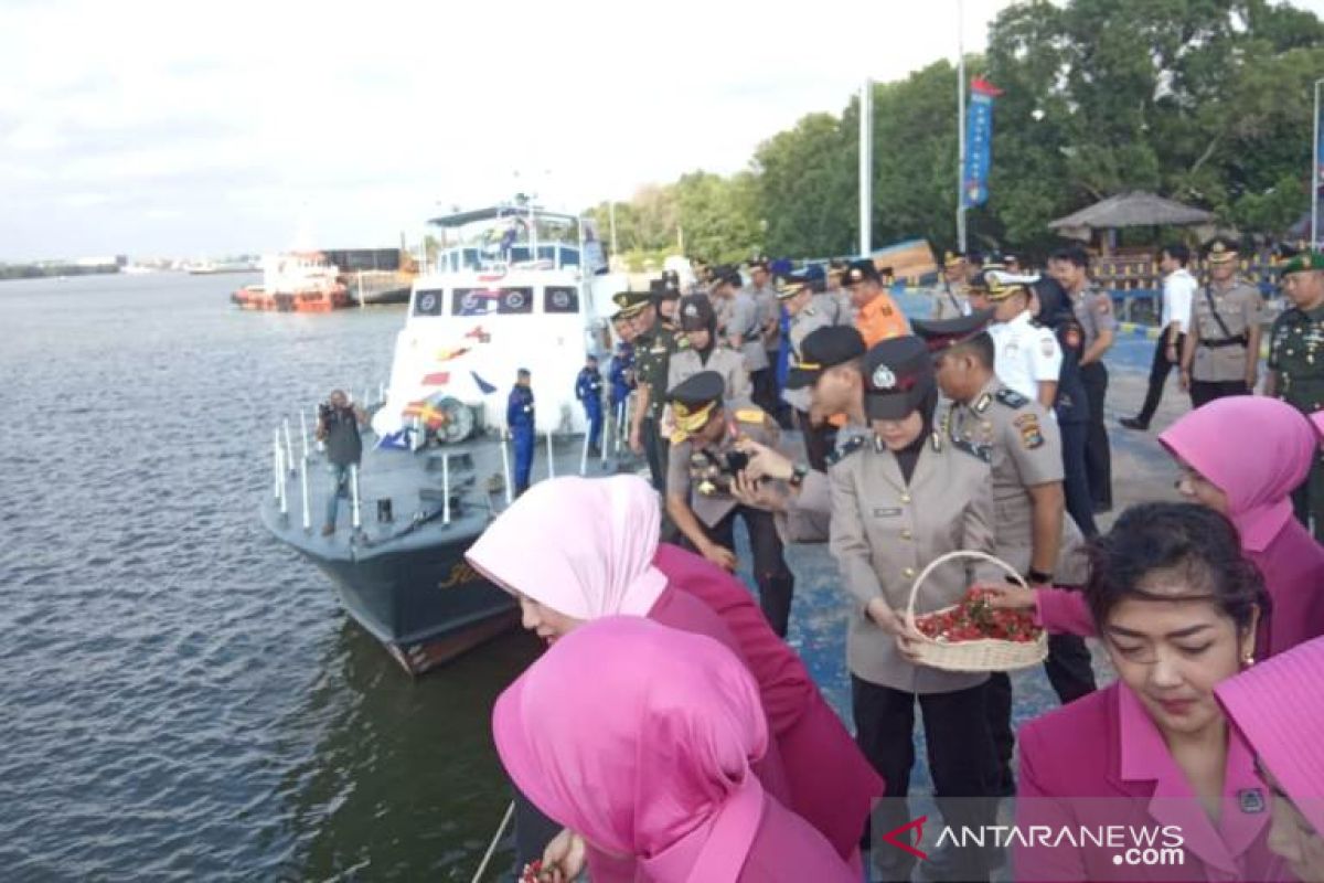 Peringati HUT Bhayangkara,  Polda Babel gelar tabur bunga