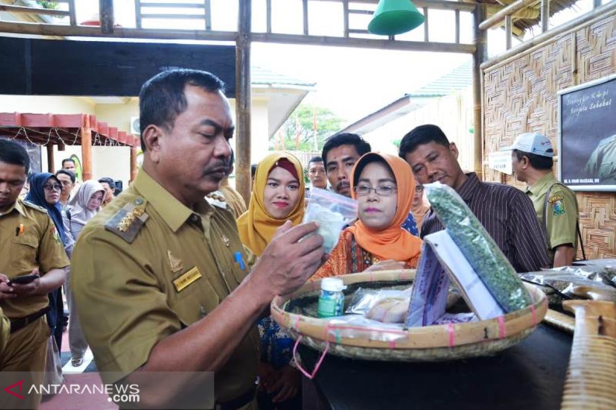 Bupati Majene luncurkan sentra produk unggulan serta resmikan warung desa