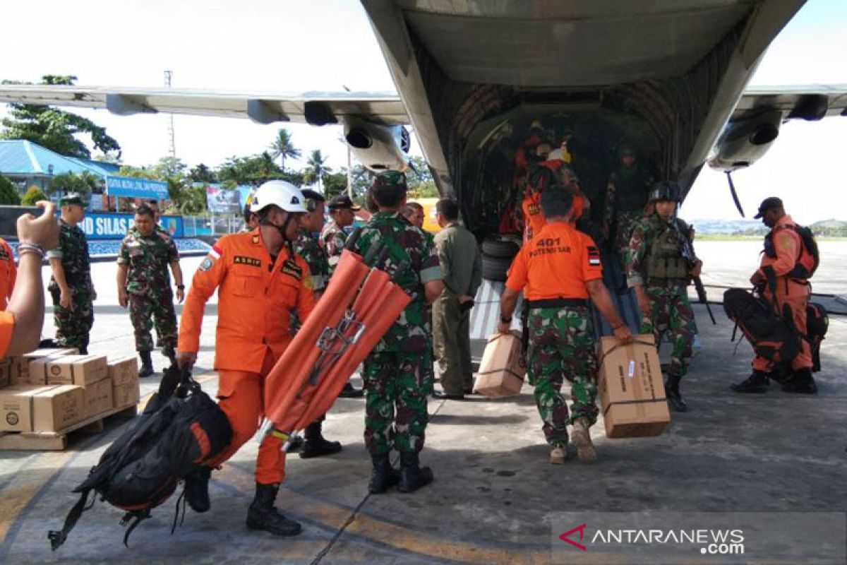 Pangdam XVII Cenderawasih semangati tim pencari helikopter MI 17