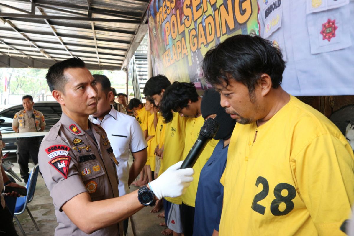 Polsek Kelapa Gading amankan pasutri pelaku penggelapan truk