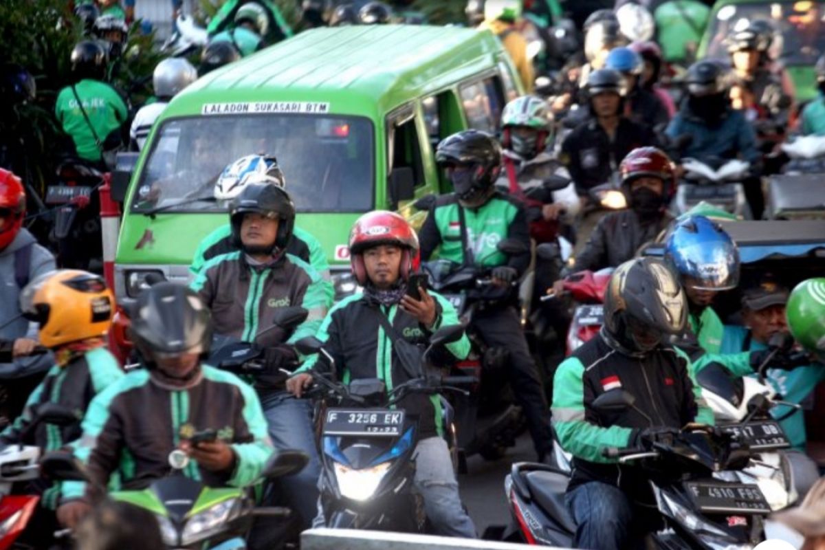 Grab bantah mitra pengemudi sulit tarik dana