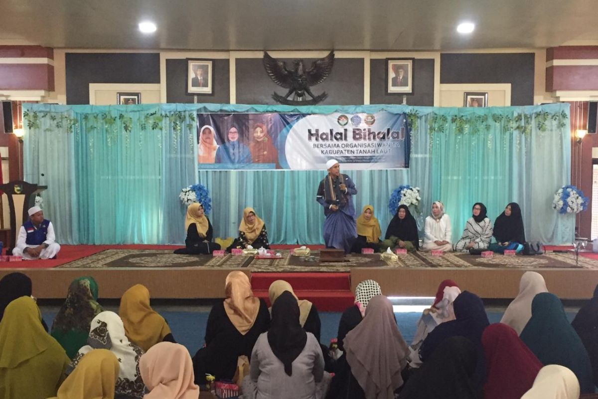 Tiga organisasi wanita  gelar halal bihalal