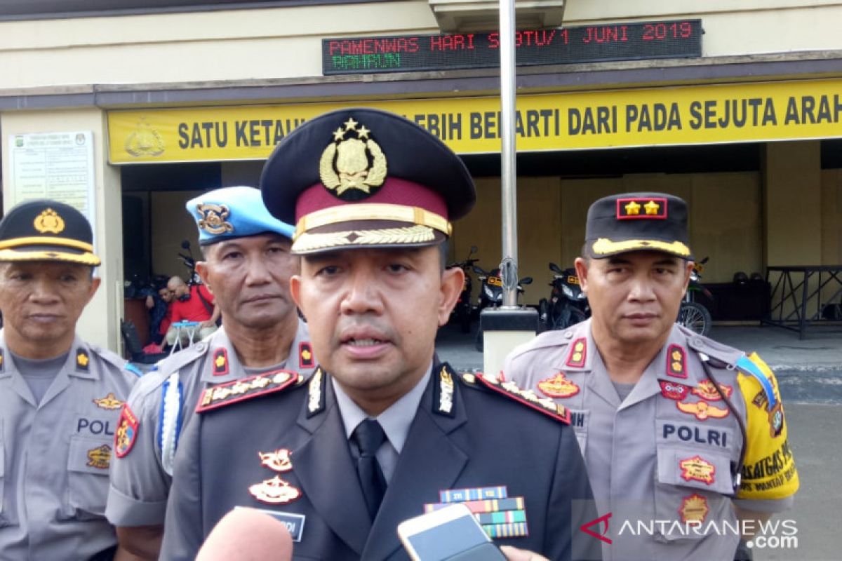 Buru pelaku penusukan, polisi periksa rekaman CCTV Ancol