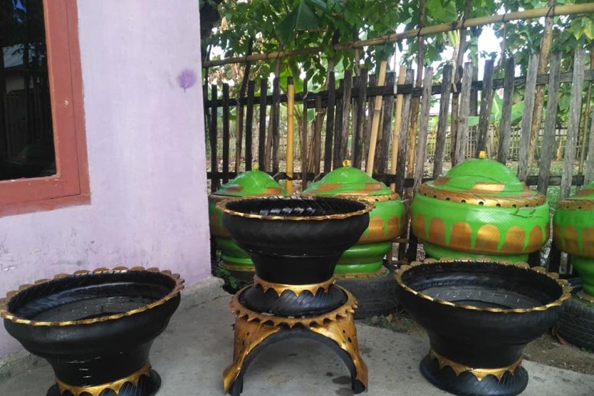 Usaha kreatif tong sampah daur ulang sepi pembeli