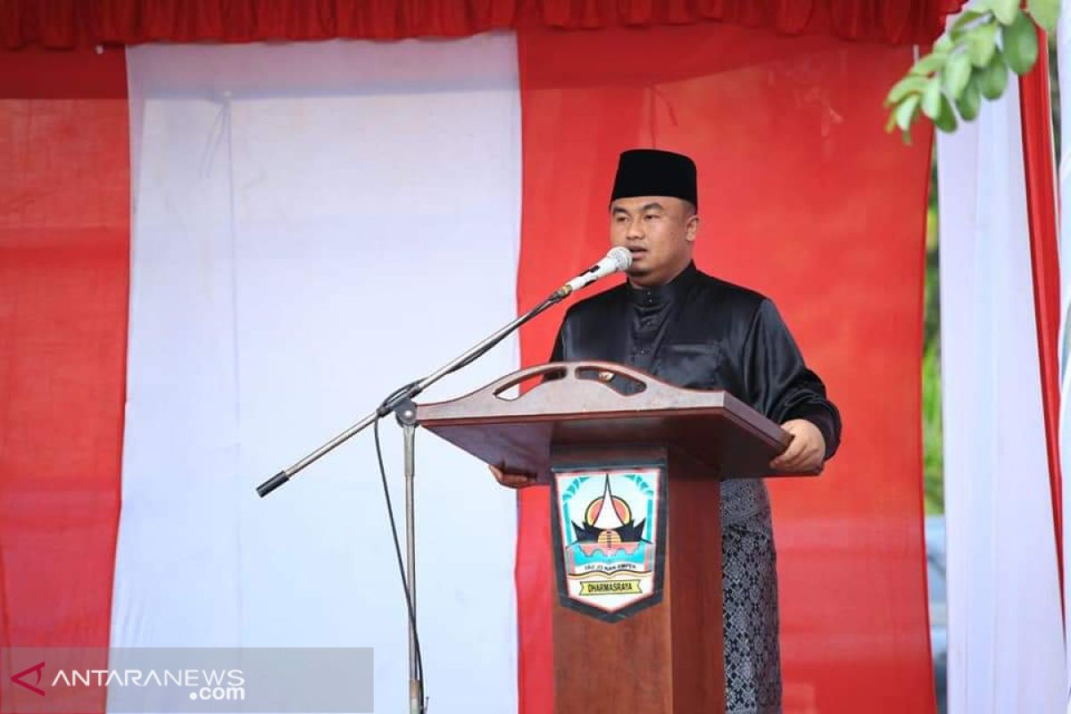 Bupati Sutan Riska diminta bertahan untuk lanjutkan pembangunan daerah