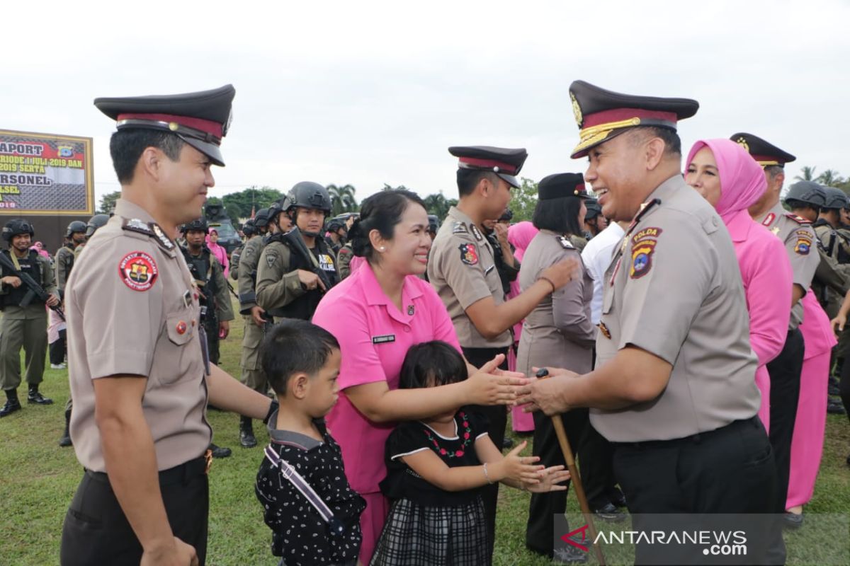 Sebanyak 695 personel Polda Kalsel naik pangkat