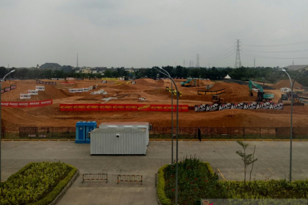 Pekerja sirkuit MXGP Palembang lembur kejar target