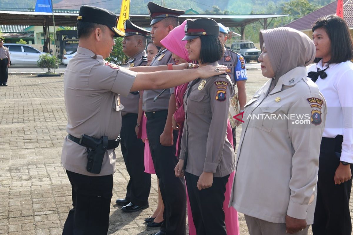 Kapolres Tapteng: Kenaikan pangkat untuk tingkatkan kinerja dan pelayanan