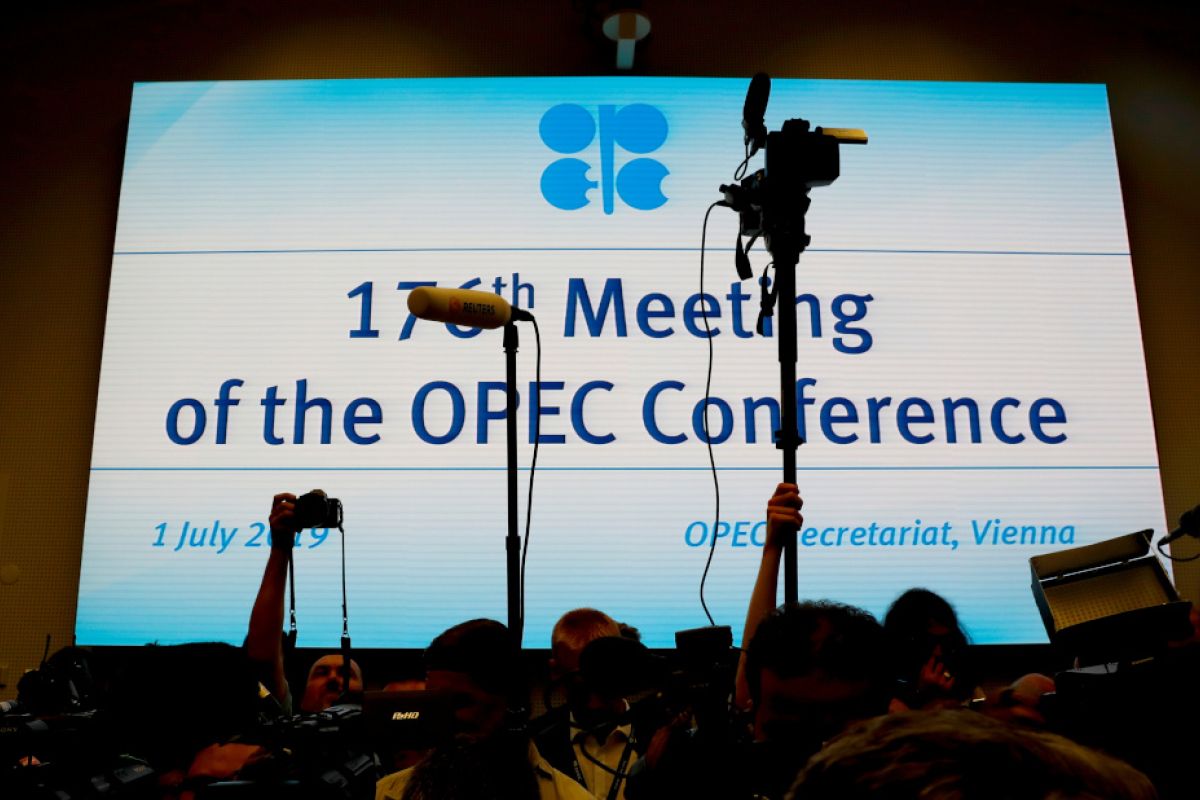 OPEC lanjutkan pemotongan pasokan minyak hingga Maret 2020