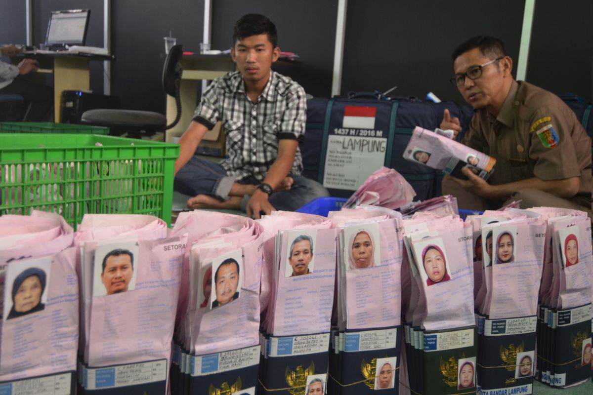Dua calon haji Lampung gagal berangkat pada pemberangkatan pertama