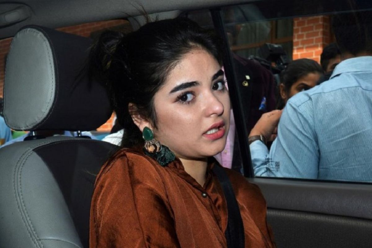 Zaira aktris India yang keluar dari Bollywood membantah akunnya diretas