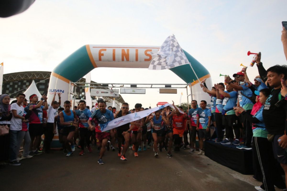 800 pelari ikuti Antam Nickel Half Marathon di Sulawesi Tenggara