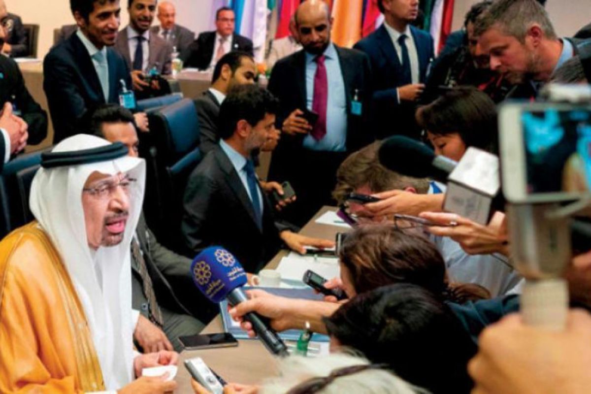 Topang harga, OPEC dan sekutu perpanjang pemotongan pasokan minyak