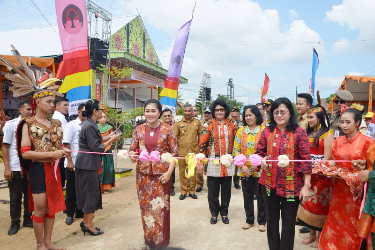 Bupati Ketapang buka Pameran Pesparawi IX Kalbar