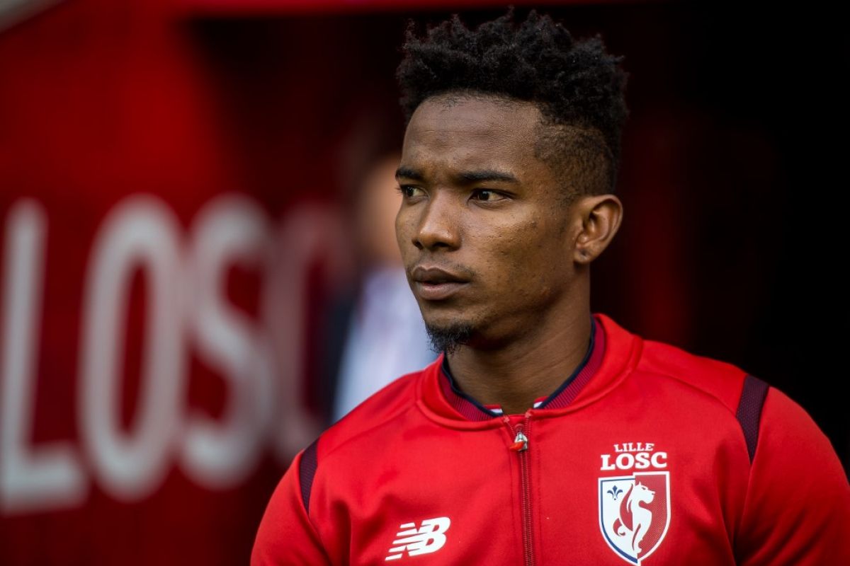 Lyon beli Mendes setelah jual pemain muda Tanguy Ndombele