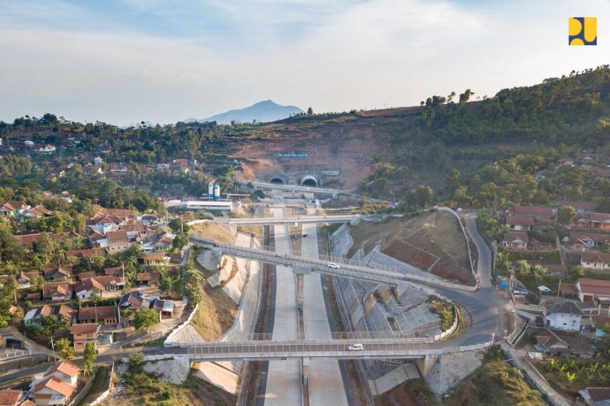 Tol Cisumdawu ditargetkan rampung 2020, dukung akses Bandara Kertajati