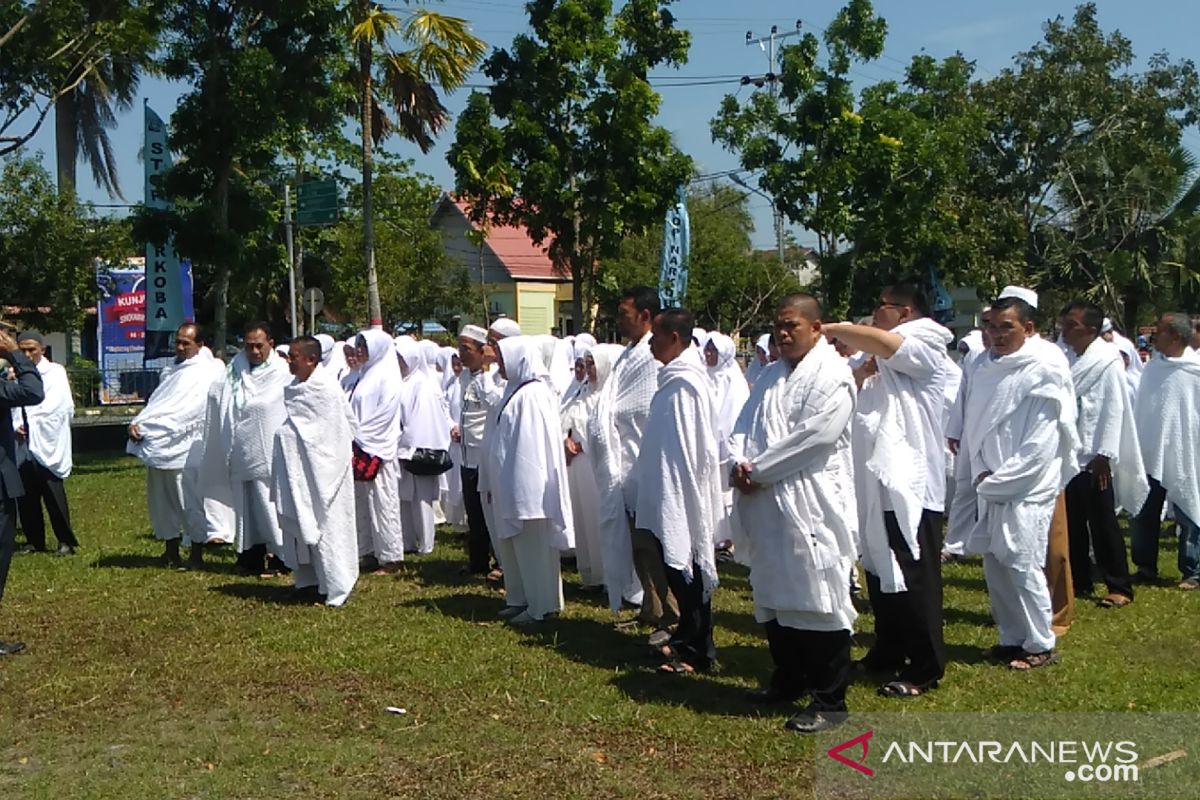 122 CJH Singkawang ikuti manasik haji