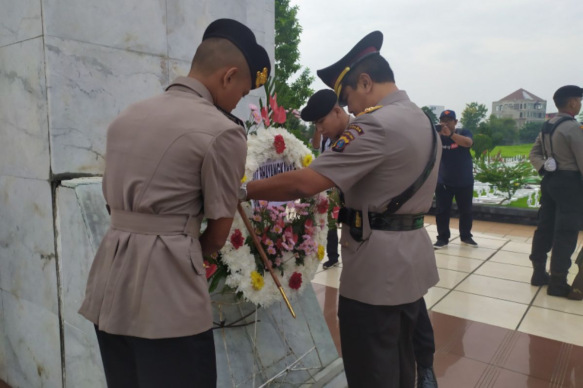 HUT Bhayangkara Ke-73, Polda Sumut ziarah ke Taman Makam Pahlawan