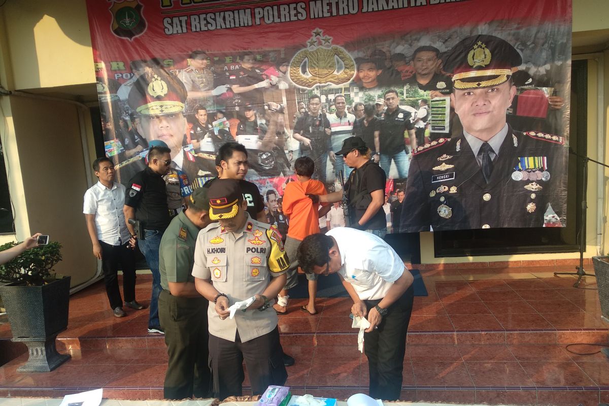 Pelaku pembacokan terhadap TNI bermotif dendam tak terima ditegur