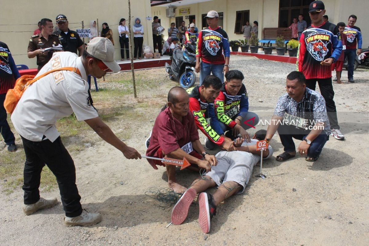 Pembunuh adik kandung di Tapteng awalnya ingin mengirim korban ke Pekanbaru