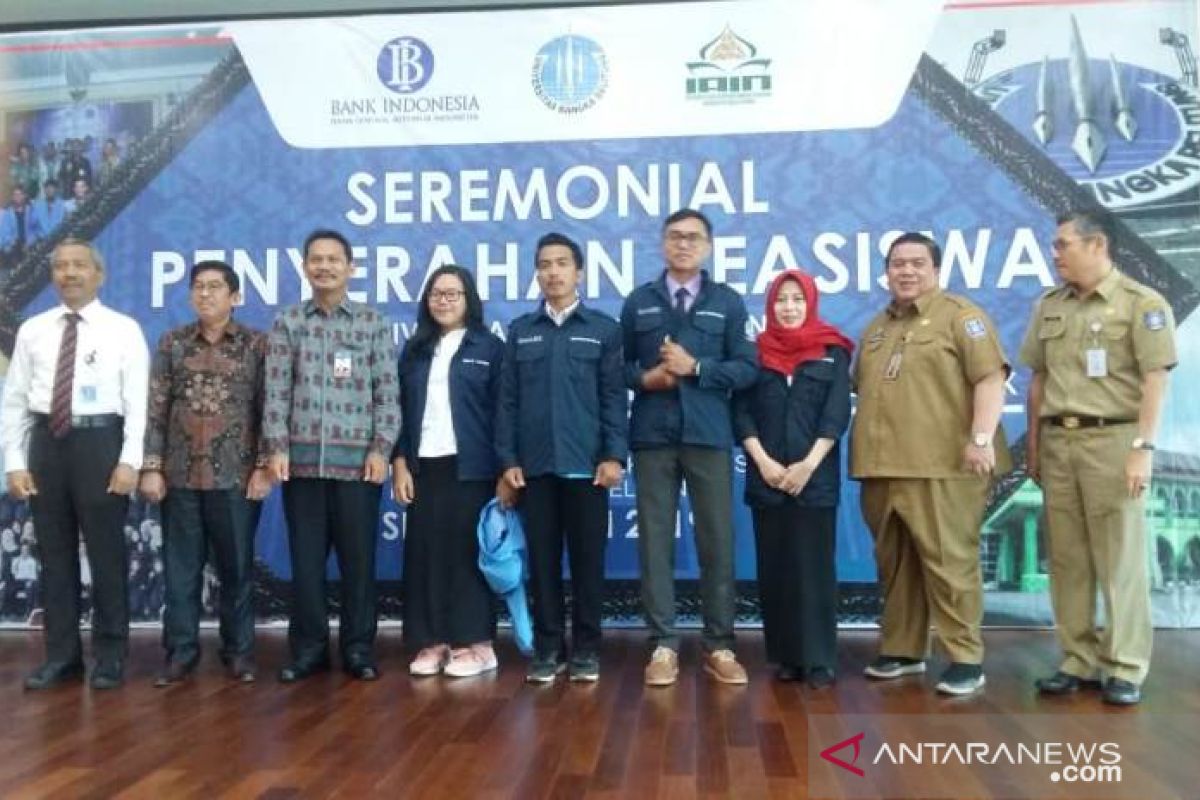 100 mahasiswa terima beasiswa Bank Indonesia