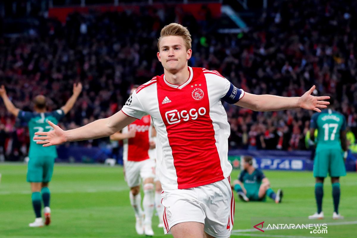 Juventus resmi ajukan tawaran untuk  kapten Ajax Matthijs de Ligt