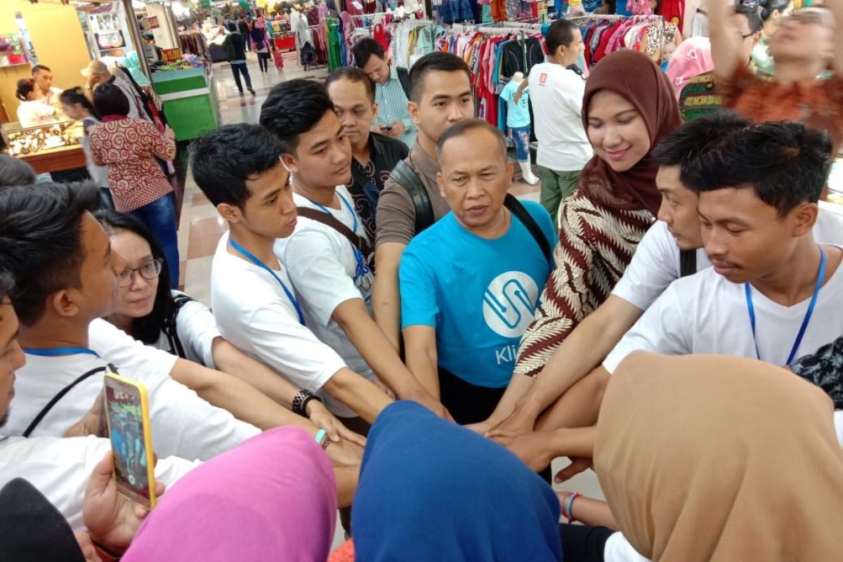 Pedagang pasar tradisional di Surabaya diajak go online di marketplace