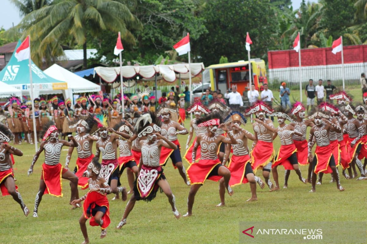 Tradisi unik Biak ditampilkan dalam Festival Munara Wampasi