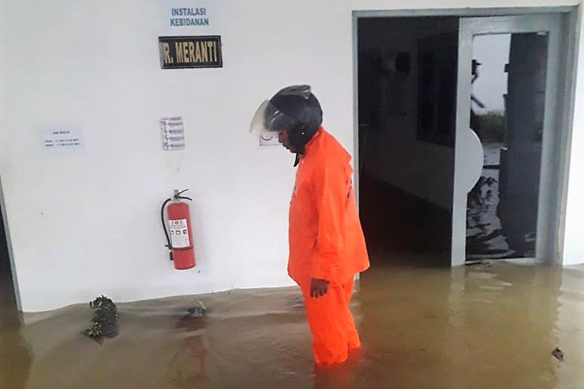 Perkantoran dan RSU di Piru tergenang banjir sudah dibersihkan