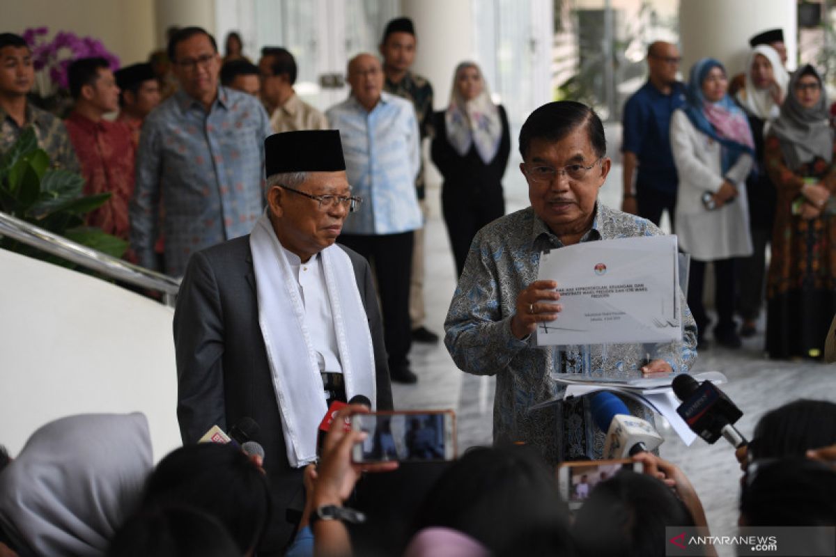 JK bekali Ma'ruf Amin jurnal ekonomi