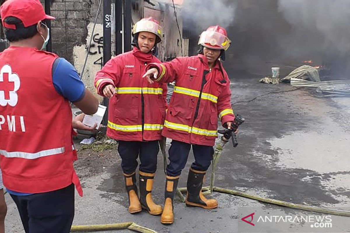 Rumah Ketua FKUB Bali terimbas kebakaran gudang rongsokan