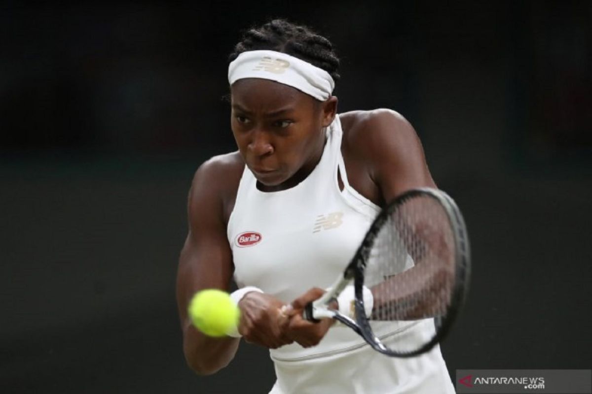 Petenis muda Cori "Coco"Gauff kejutkan ayahnya di Wimbledon