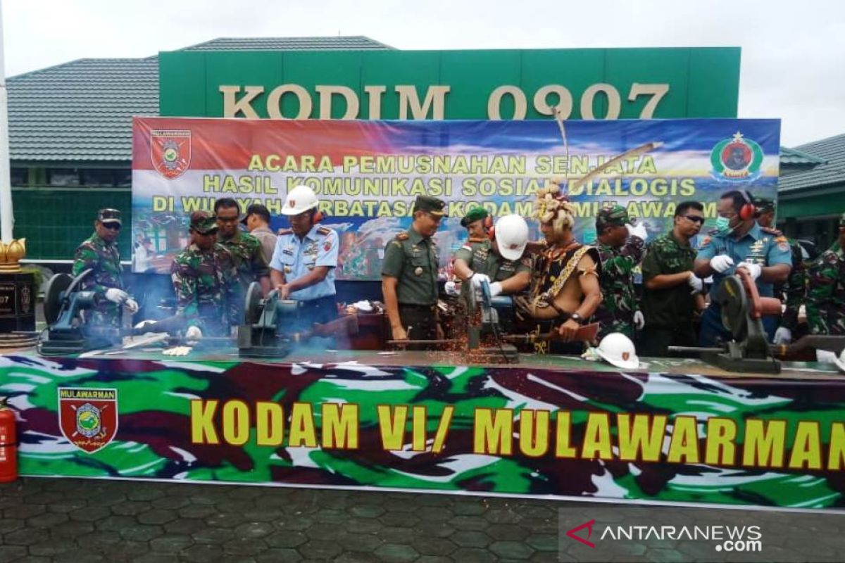 Pamtas Kodam VI/Mulawarman musnahkan 160 senpi rakitan