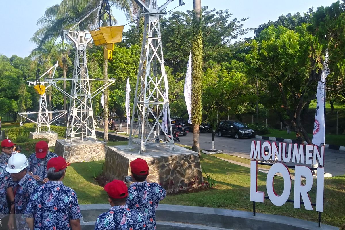 Semen Padang bangun Monumen Lori