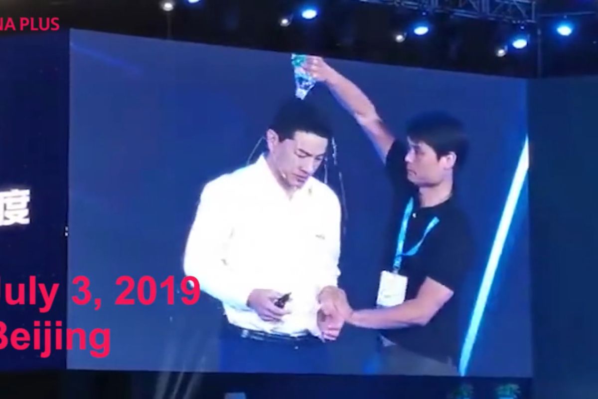 Pelaku penyiraman air ke CEO Baidu dipenjara