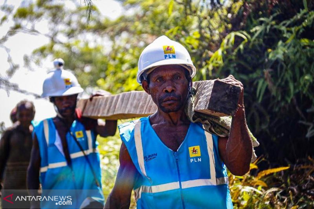 PLN Papua harap Jokowi lanjutkan pembangunan infrastruktur jalan