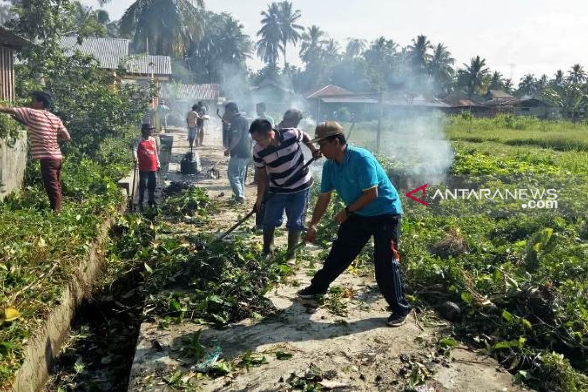 Batang Angkola giatkan gotong royong