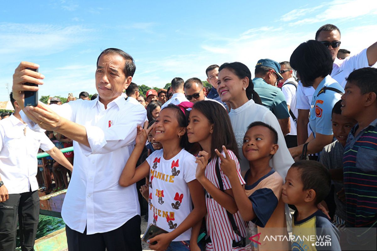 Presiden Jokowi disarankan pilih menteri muda dan berpengalaman