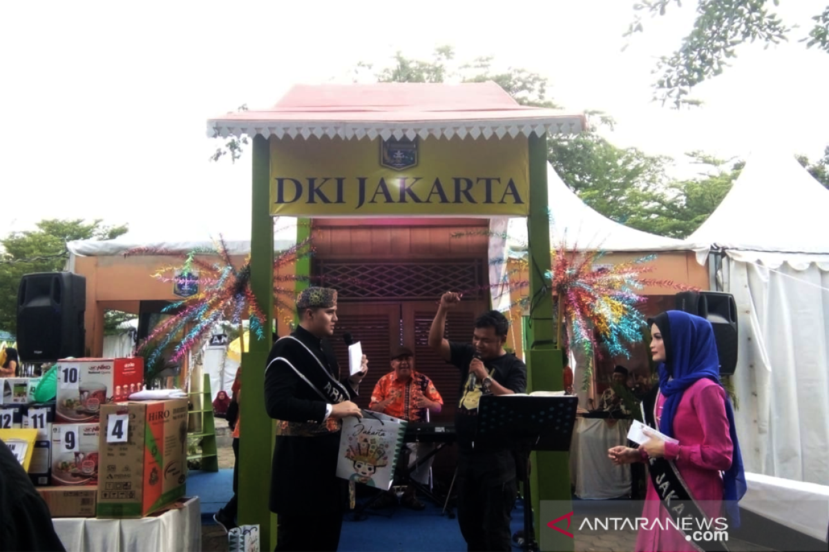 Stan DKI Jakarta bagi kuis berhadiah di pameran STQN XXV