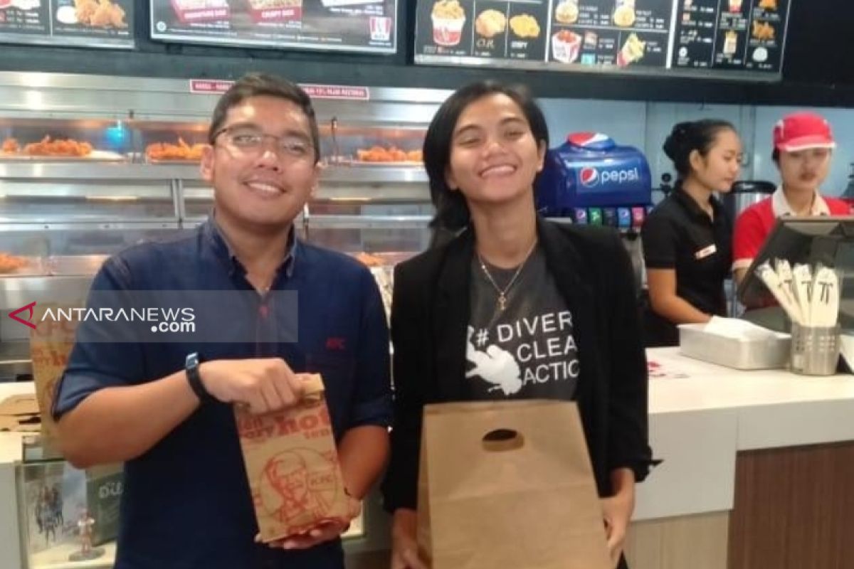 KFC Indonesia terapkan gerakan tanpa kantong plastik  di Bali, Jambi, dan Banjarmasin (video)