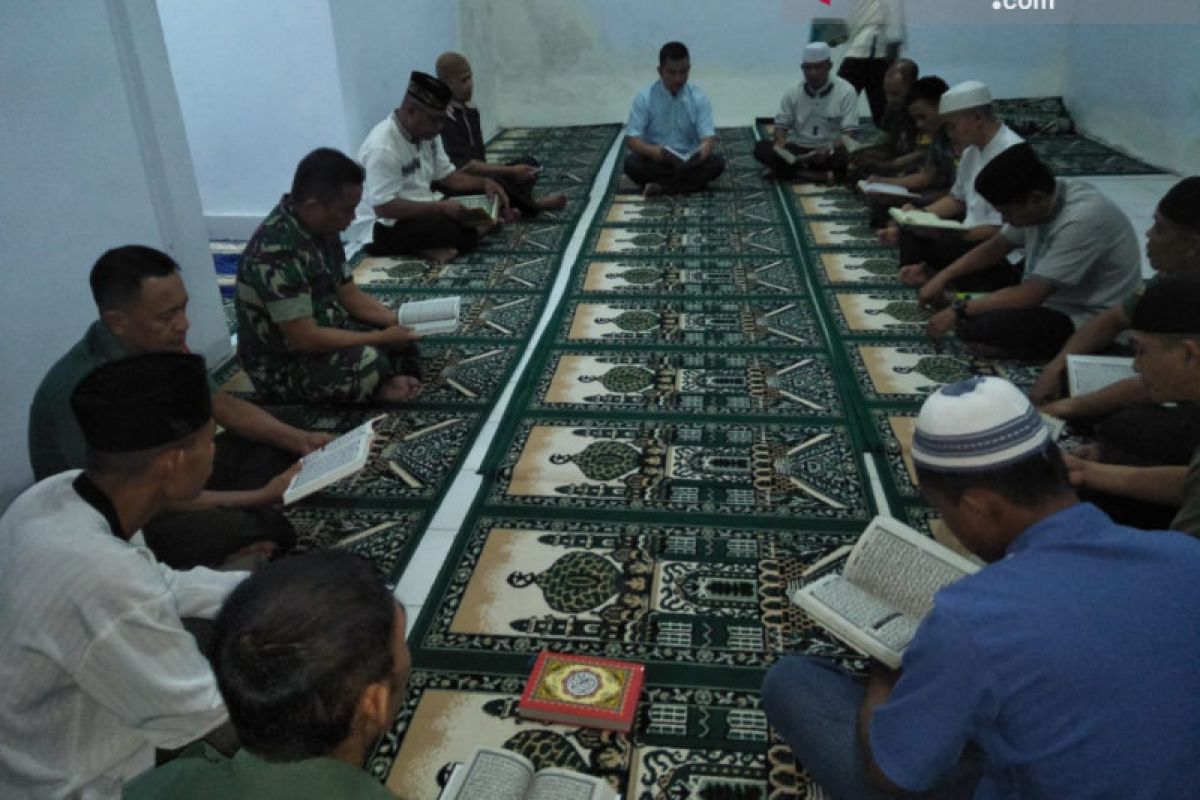 Kodim 1417  Kendari yasinan doakan prajurit hilang kontak di Papua