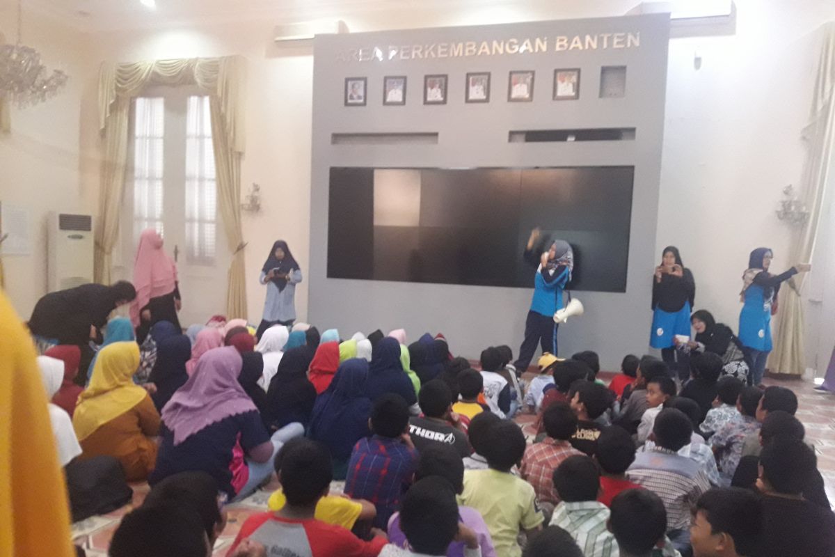 Isi liburan sekolah ratusan anak kunjungi museum negeri Banten