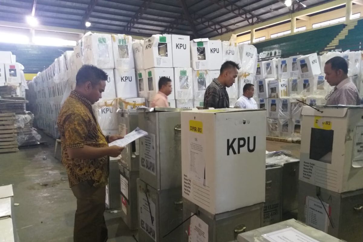 KPU Langkat buka kotak suara 23 kecamatan karena ada gugatan