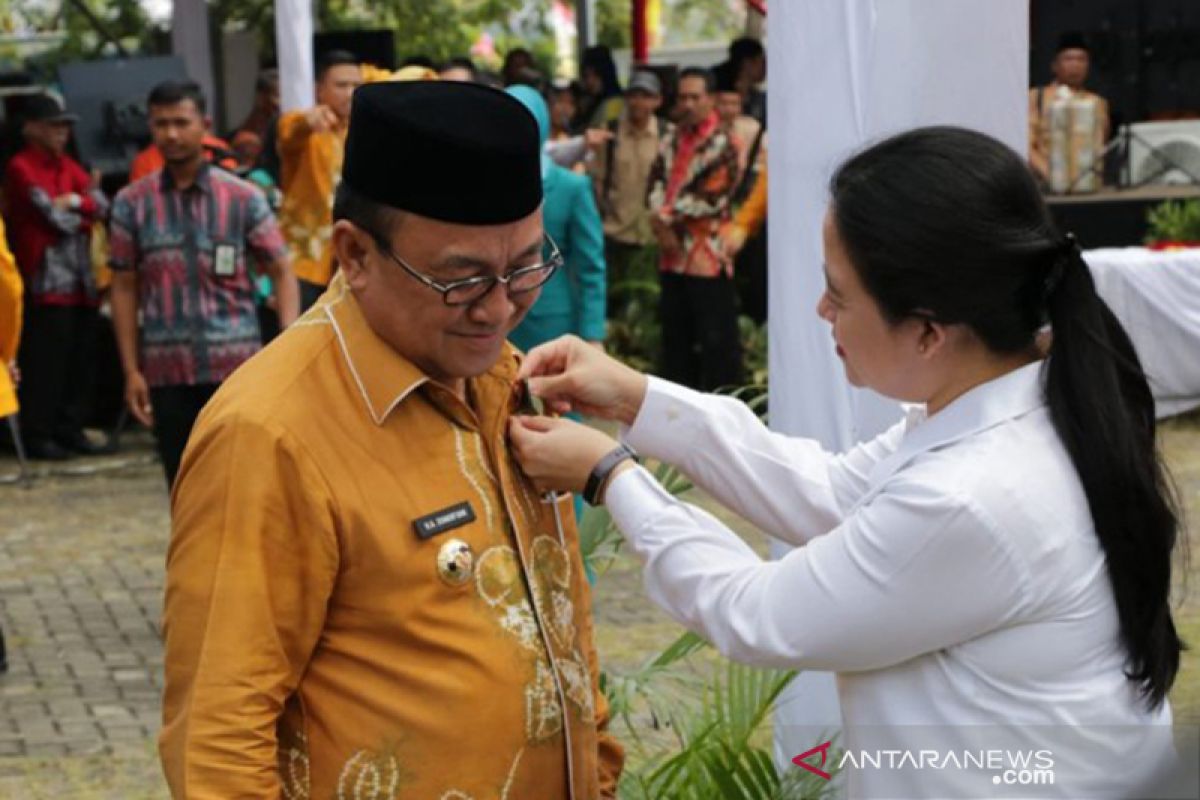 Satya Lencana Pembangunan for Regent Tabalong
