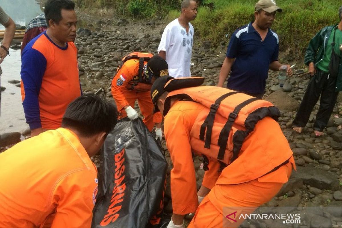 Petugas temukan korban tenggelam di Sungai Ciwulan Tasikmalaya