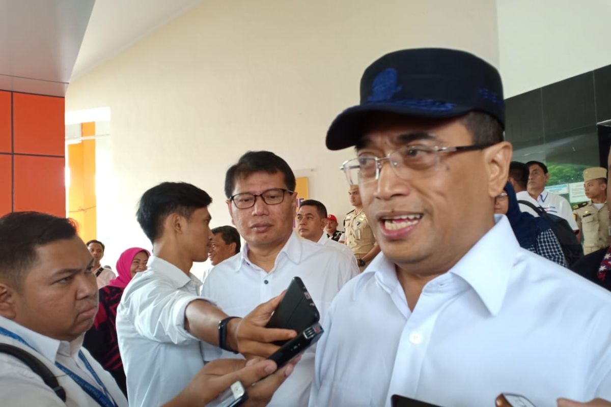 Kemenhub tunduk keputusan KPPU soal tarif pesawat